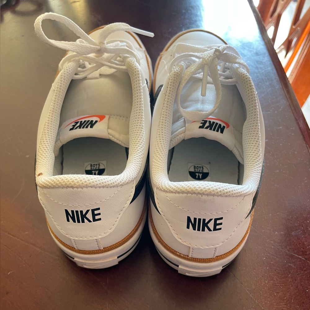 Nike court - Picture 4 of 4